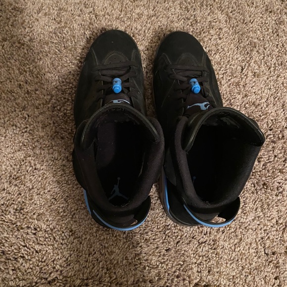 Jordan 6 UNC - Picture 3 of 3